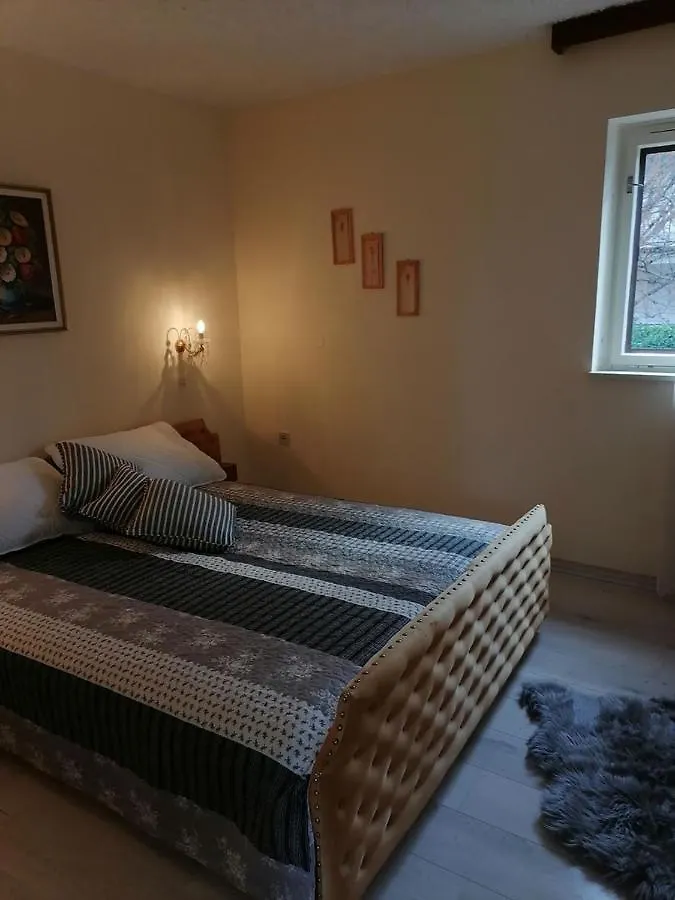 Vacation House Dora Malinska Guest house