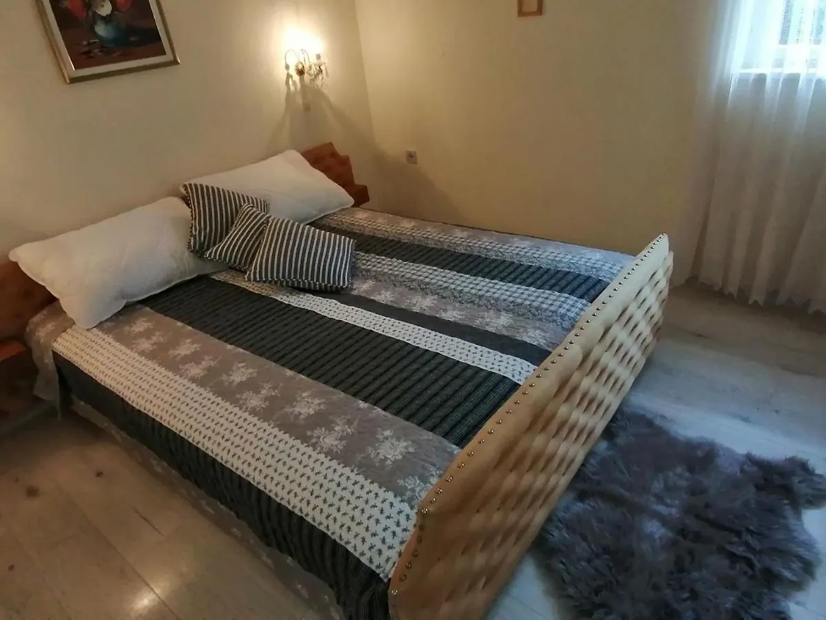 Guest house Vacation House Dora Malinska