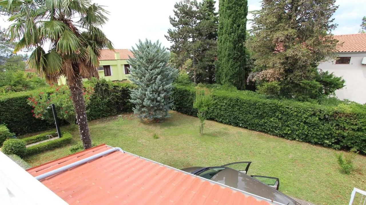 Vacation House Dora Malinska Guest house