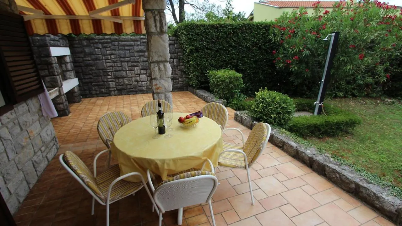 Vacation House Dora Malinska 0*,  Kroatien